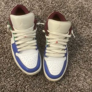jordan 1 low’s. size 11 women. size 9 men.